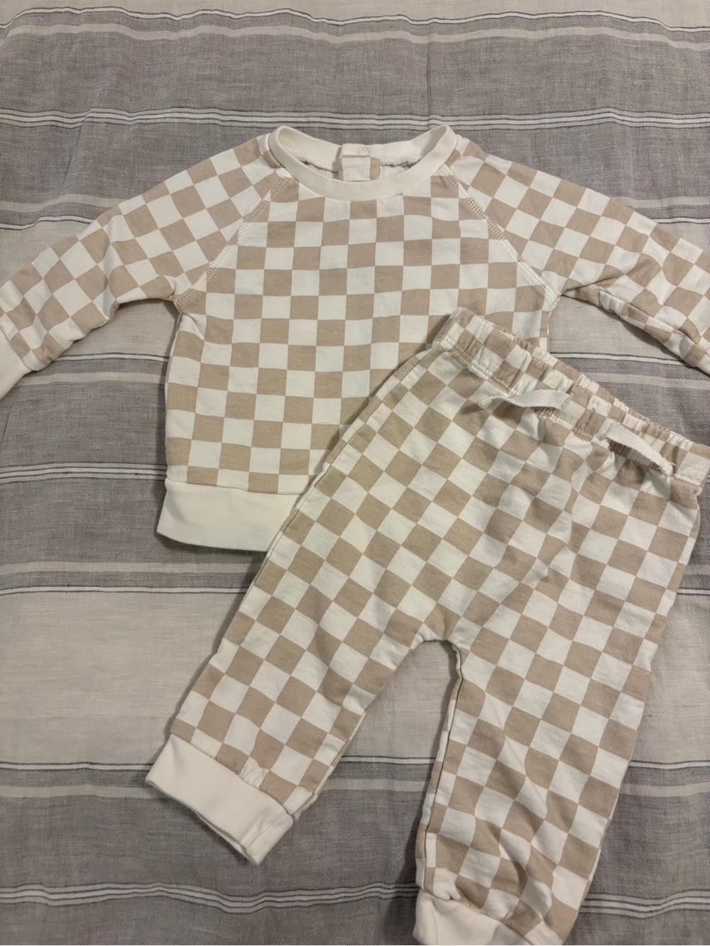 Tiny Kind 3-6M Organic French Terry Sweatshirt & Jogger Set in Skate Check
